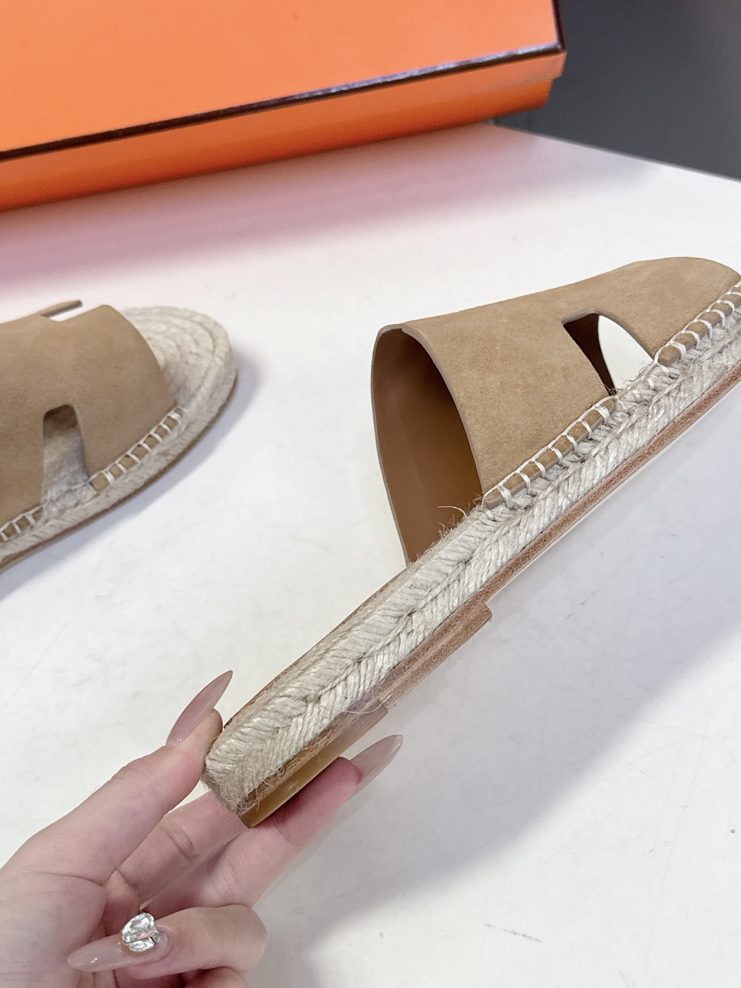 HERMES爱马仕春夏最新情侣款Antigua草编鞋 H拖鞋 超多明星网红种草 夏天必备 麂皮山羊皮草编