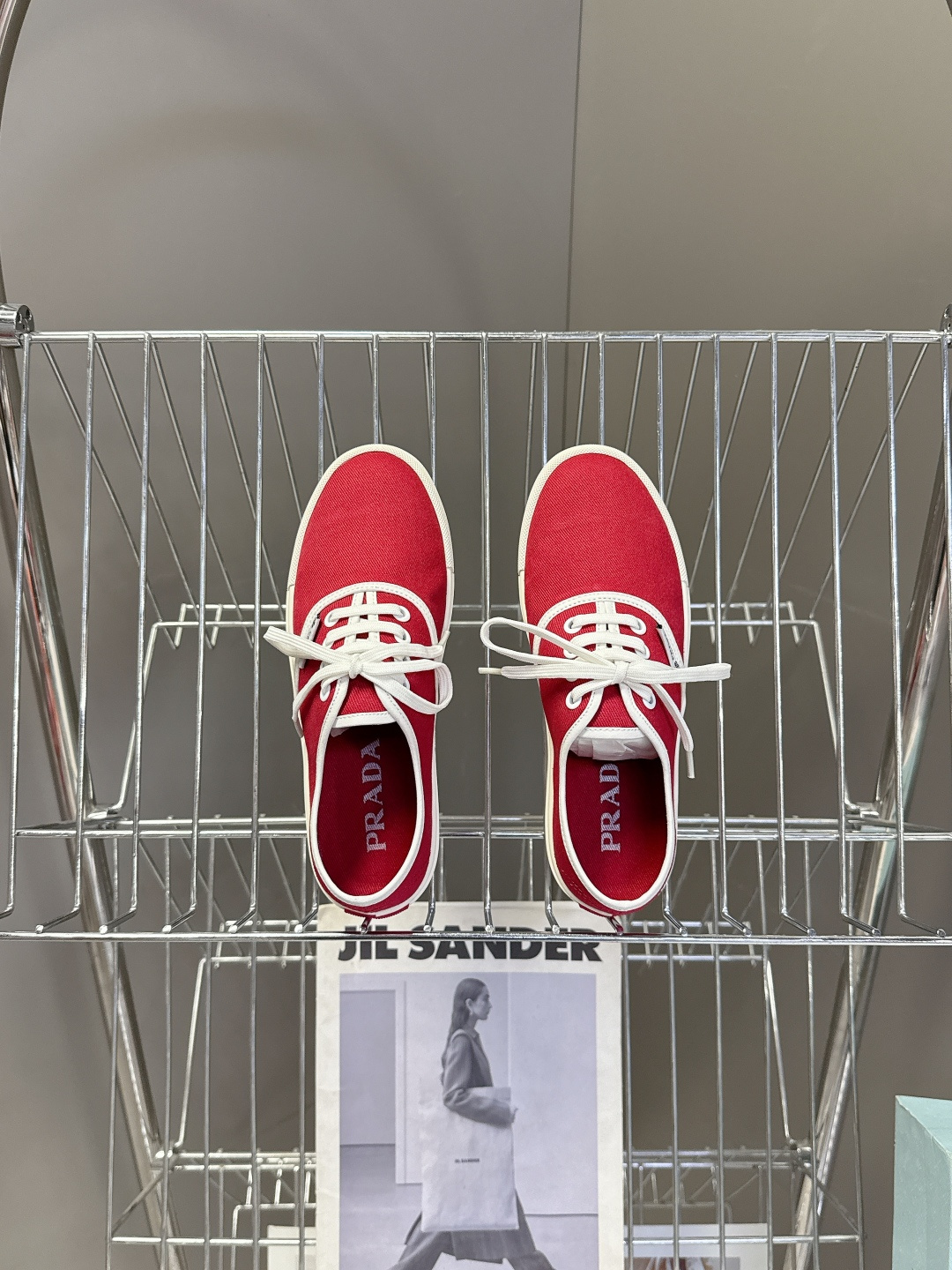 PRADA普拉达2026春夏最新走秀款复古休闲鞋 帆布鞋 超多明星时尚博主种草 走秀款 复古感时髦满满 