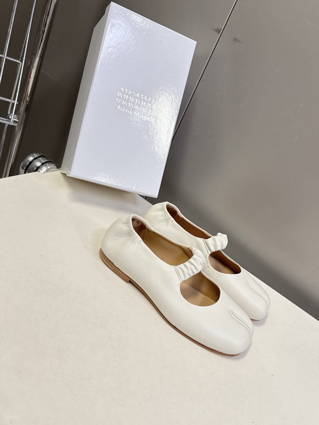 Maison Margiela·MM6马吉拉玛丽珍分趾鞋 芭蕾舞鞋 超多明星网红种草 MM6作为这两年最