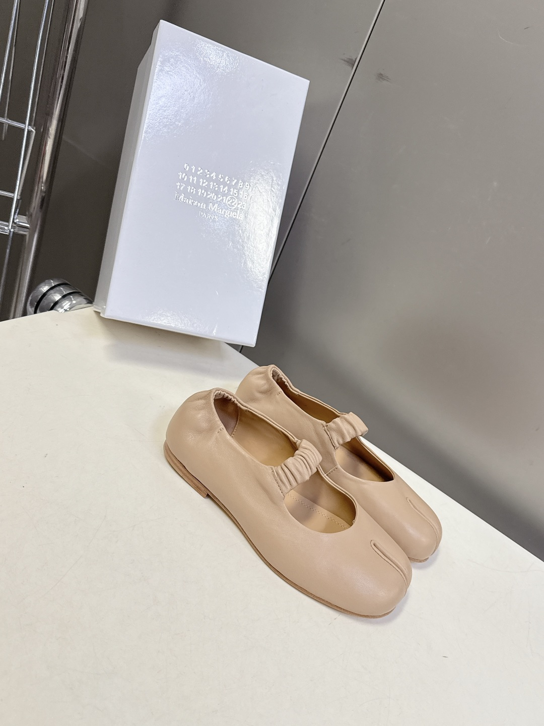 Maison Margiela·MM6马吉拉玛丽珍分趾鞋 芭蕾舞鞋 超多明星网红种草 MM6作为这两年最