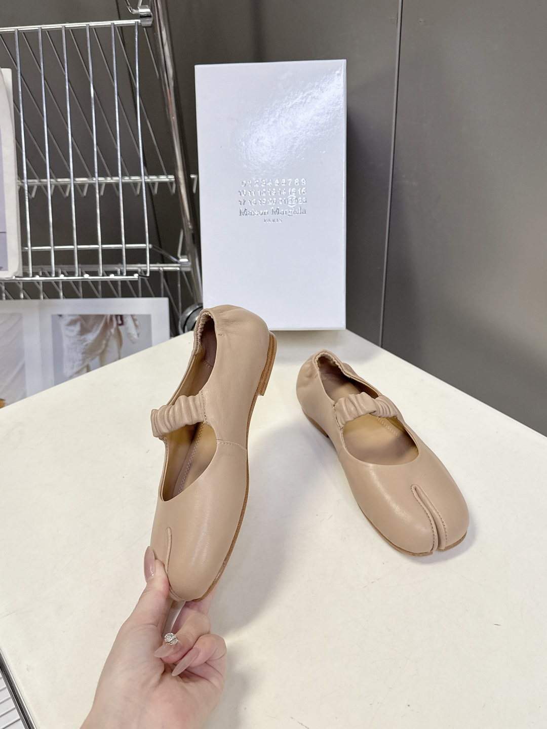 Maison Margiela·MM6马吉拉玛丽珍分趾鞋 芭蕾舞鞋 超多明星网红种草 MM6作为这两年最