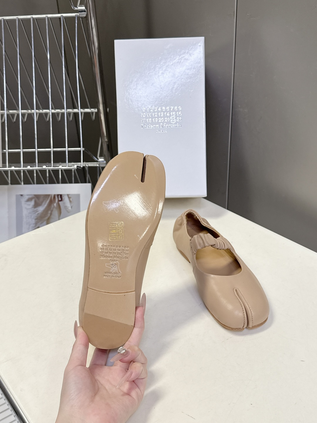 Maison Margiela·MM6马吉拉玛丽珍分趾鞋 芭蕾舞鞋 超多明星网红种草 MM6作为这两年最