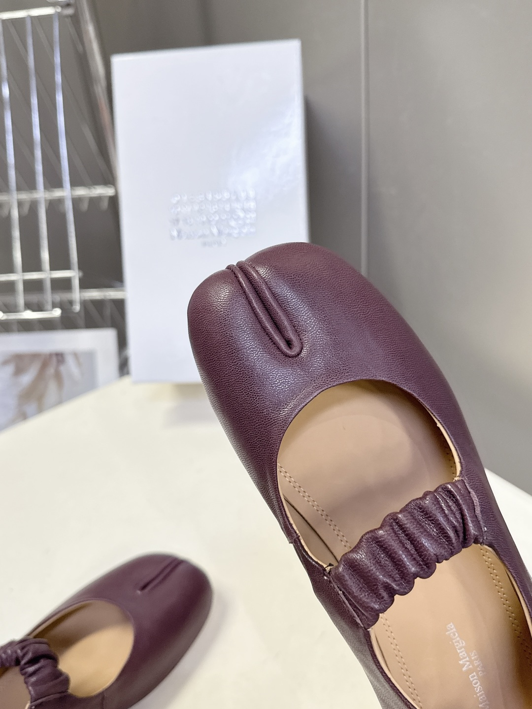 Maison Margiela·MM6马吉拉玛丽珍分趾鞋 芭蕾舞鞋 超多明星网红种草 MM6作为这两年最