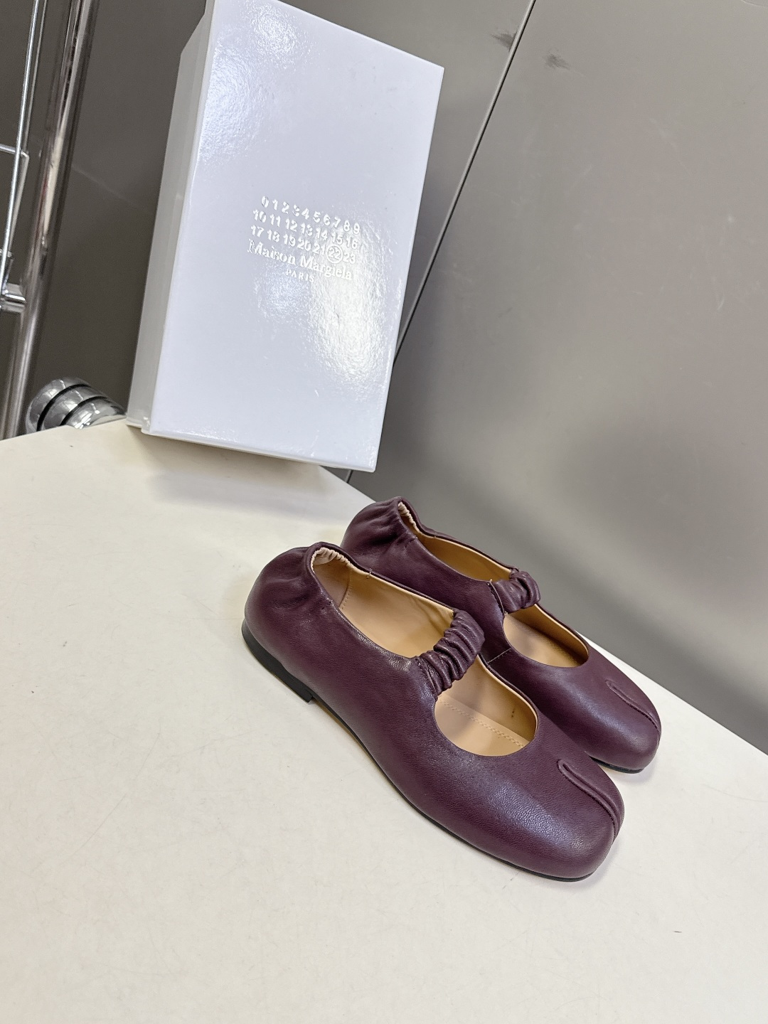 Maison Margiela·MM6马吉拉玛丽珍分趾鞋 芭蕾舞鞋 超多明星网红种草 MM6作为这两年最