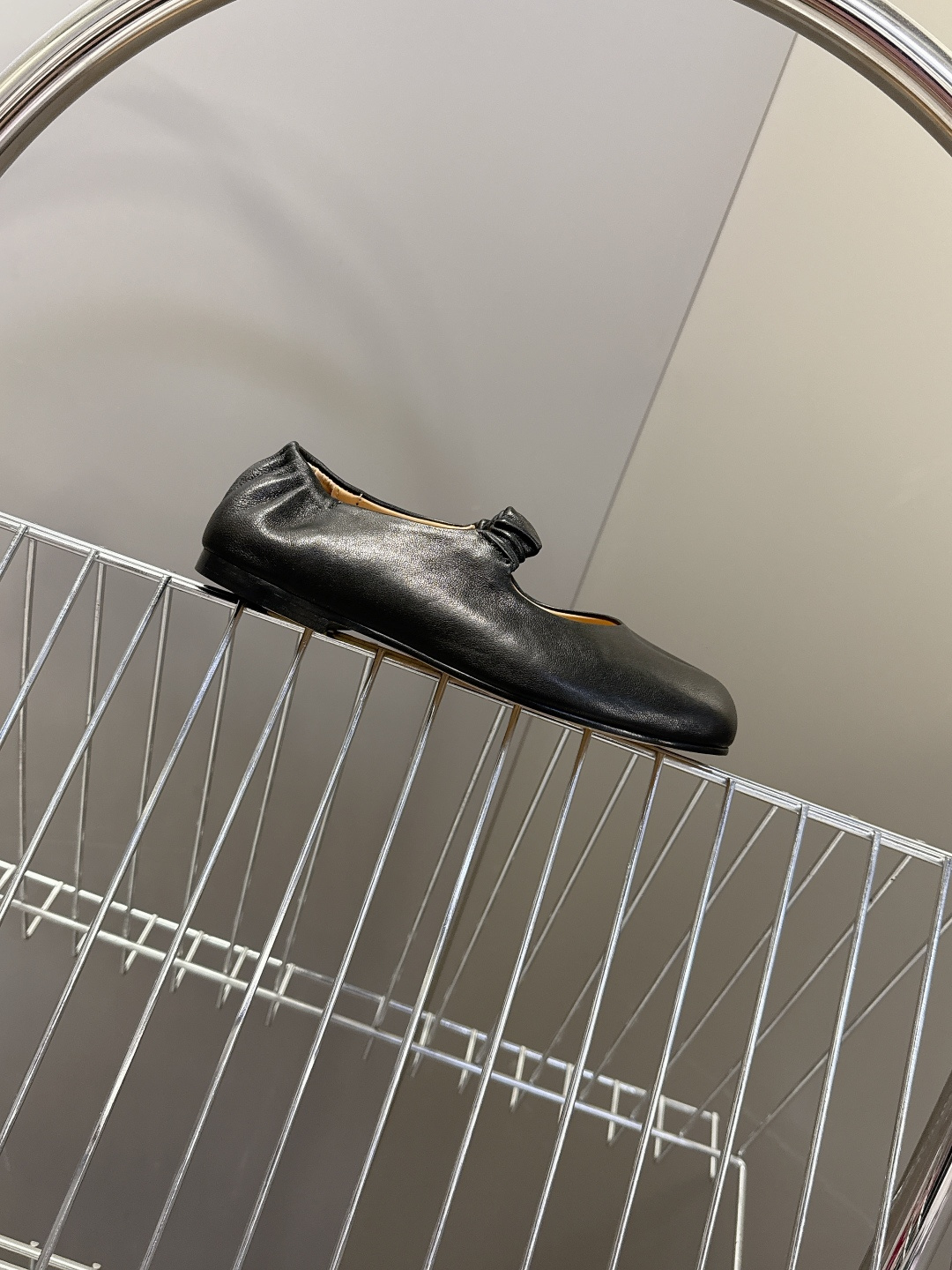 Maison Margiela·MM6马吉拉玛丽珍分趾鞋 芭蕾舞鞋 超多明星网红种草 MM6作为这两年最