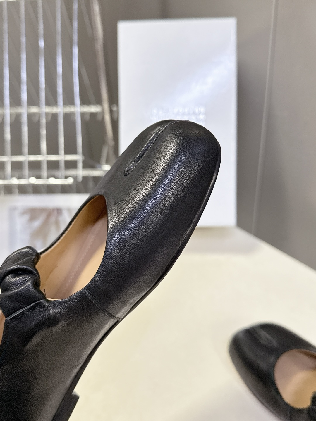 Maison Margiela·MM6马吉拉玛丽珍分趾鞋 芭蕾舞鞋 超多明星网红种草 MM6作为这两年最