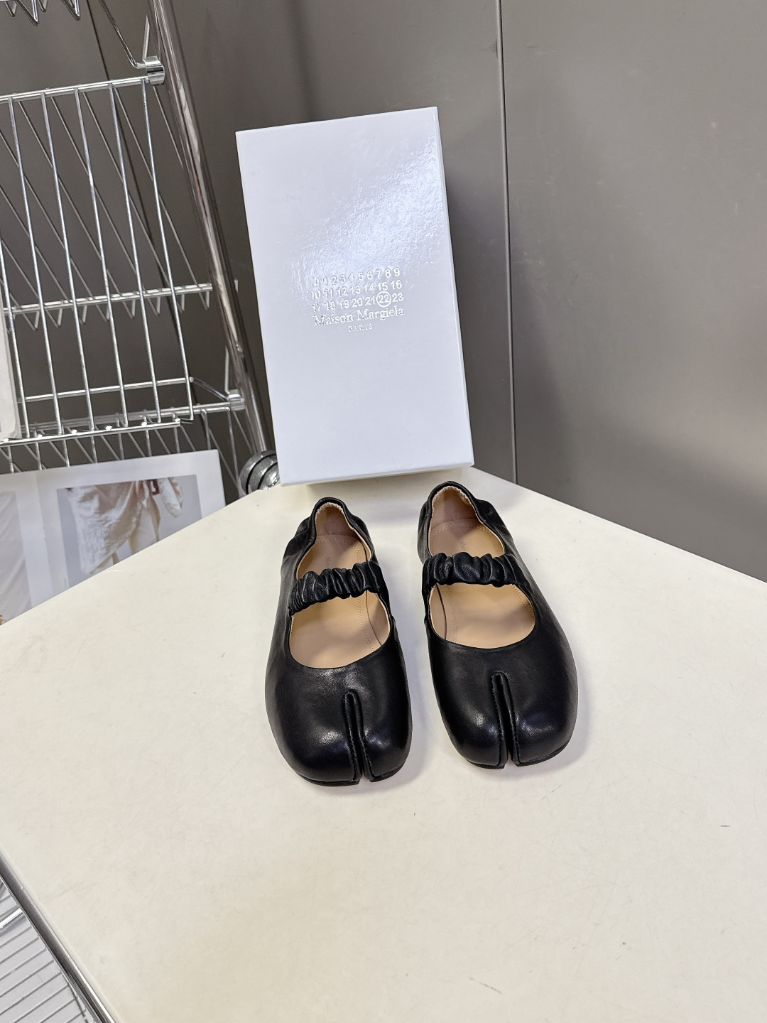 Maison Margiela·MM6马吉拉玛丽珍分趾鞋 芭蕾舞鞋 超多明星网红种草 MM6作为这两年最