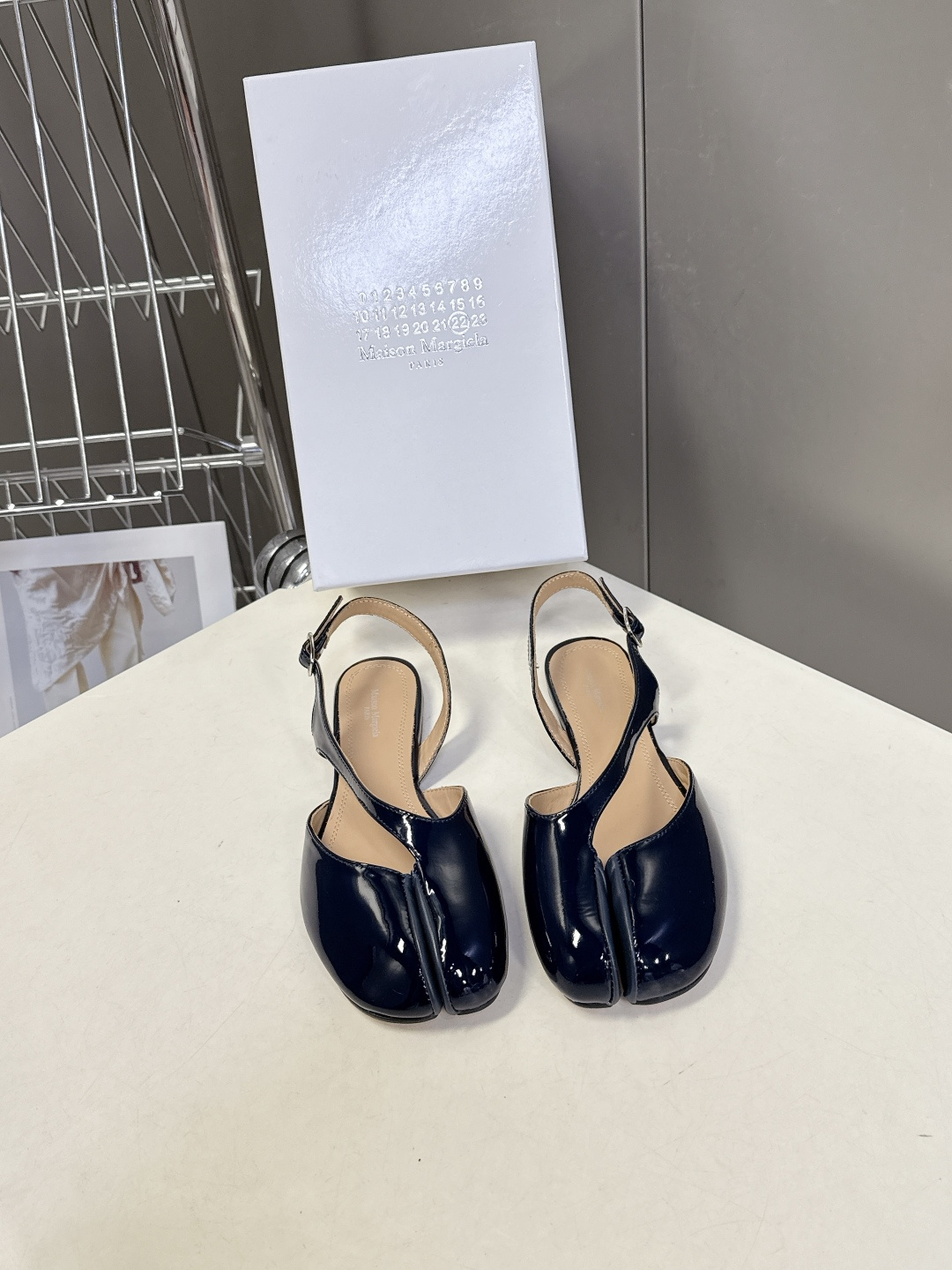 Maison Margiela·MM6马吉拉玛丽珍分趾鞋 超多明星网红种草 MM6作为这两年最受欢迎的鬼