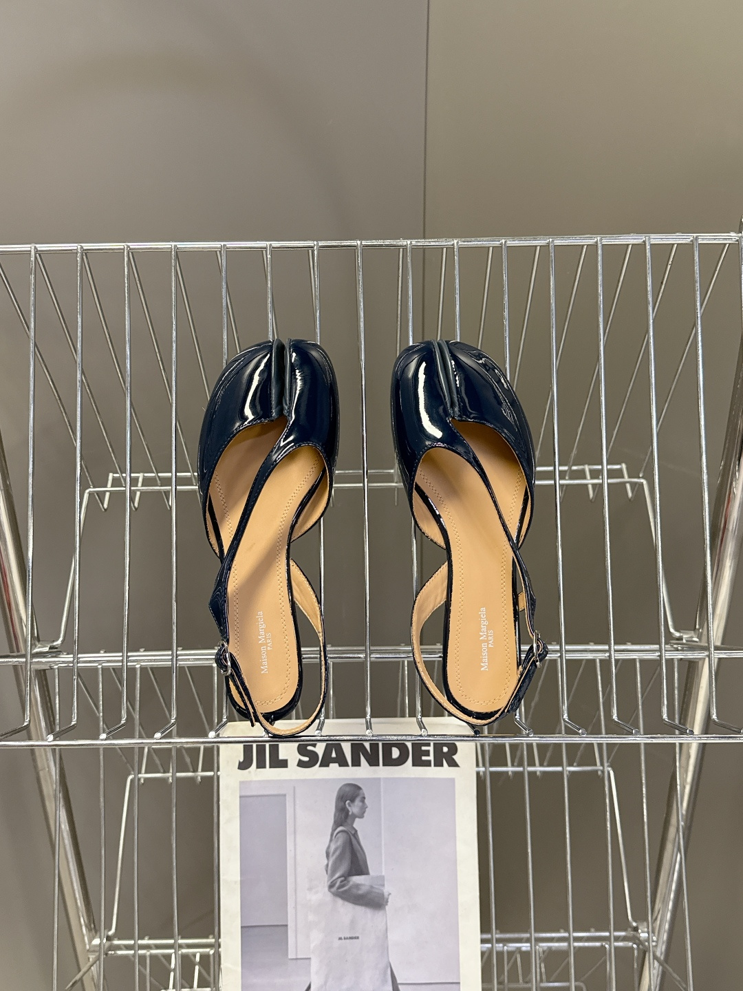 Maison Margiela·MM6马吉拉玛丽珍分趾鞋 超多明星网红种草 MM6作为这两年最受欢迎的鬼