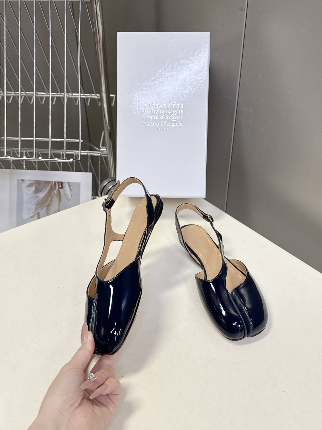 Maison Margiela·MM6马吉拉玛丽珍分趾鞋 超多明星网红种草 MM6作为这两年最受欢迎的鬼