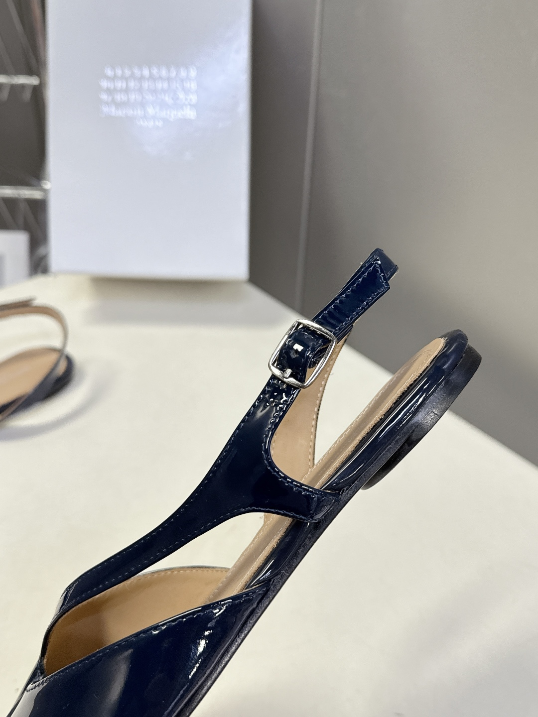 Maison Margiela·MM6马吉拉玛丽珍分趾鞋 超多明星网红种草 MM6作为这两年最受欢迎的鬼