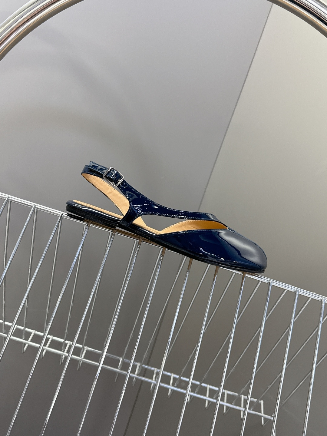 Maison Margiela·MM6马吉拉玛丽珍分趾鞋 超多明星网红种草 MM6作为这两年最受欢迎的鬼