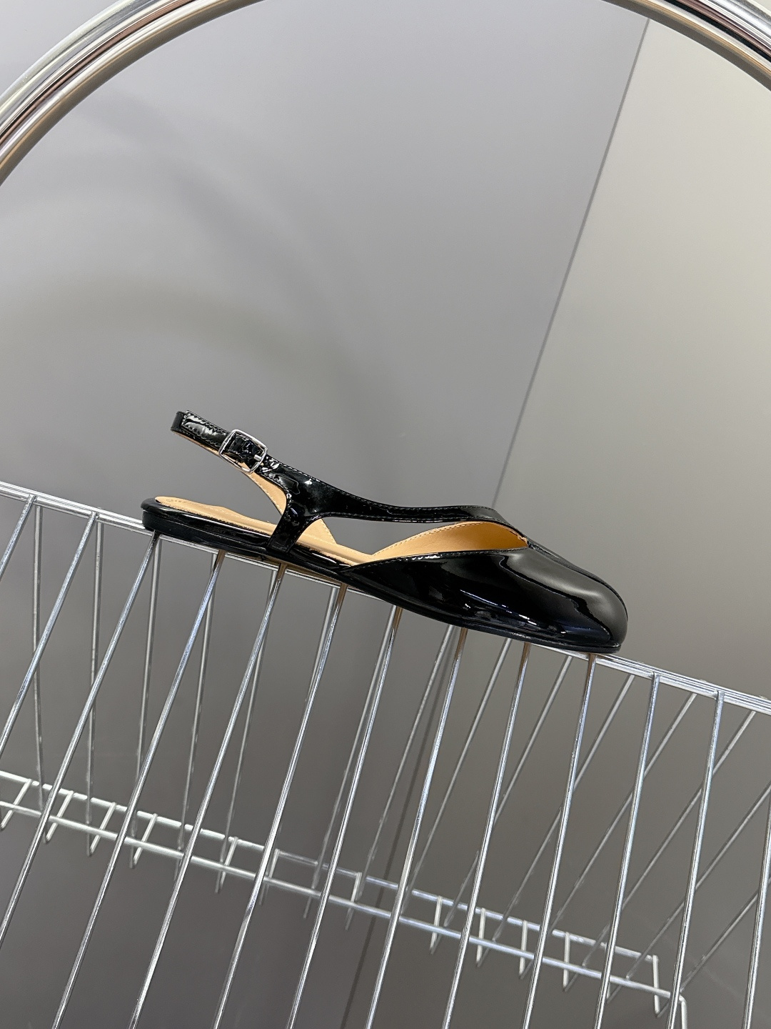 Maison Margiela·MM6马吉拉玛丽珍分趾鞋 超多明星网红种草 MM6作为这两年最受欢迎的鬼