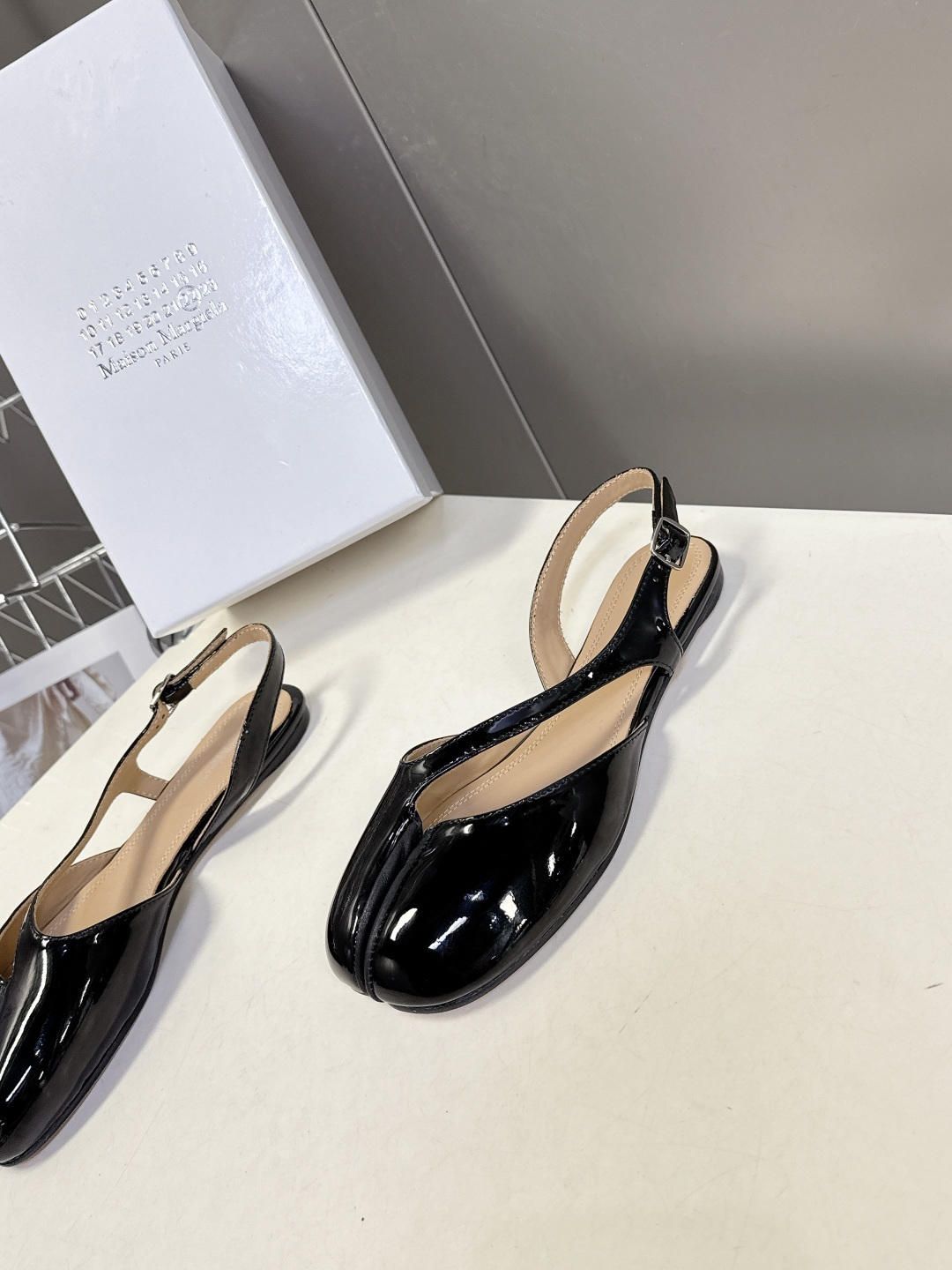 Maison Margiela·MM6马吉拉玛丽珍分趾鞋 超多明星网红种草 MM6作为这两年最受欢迎的鬼