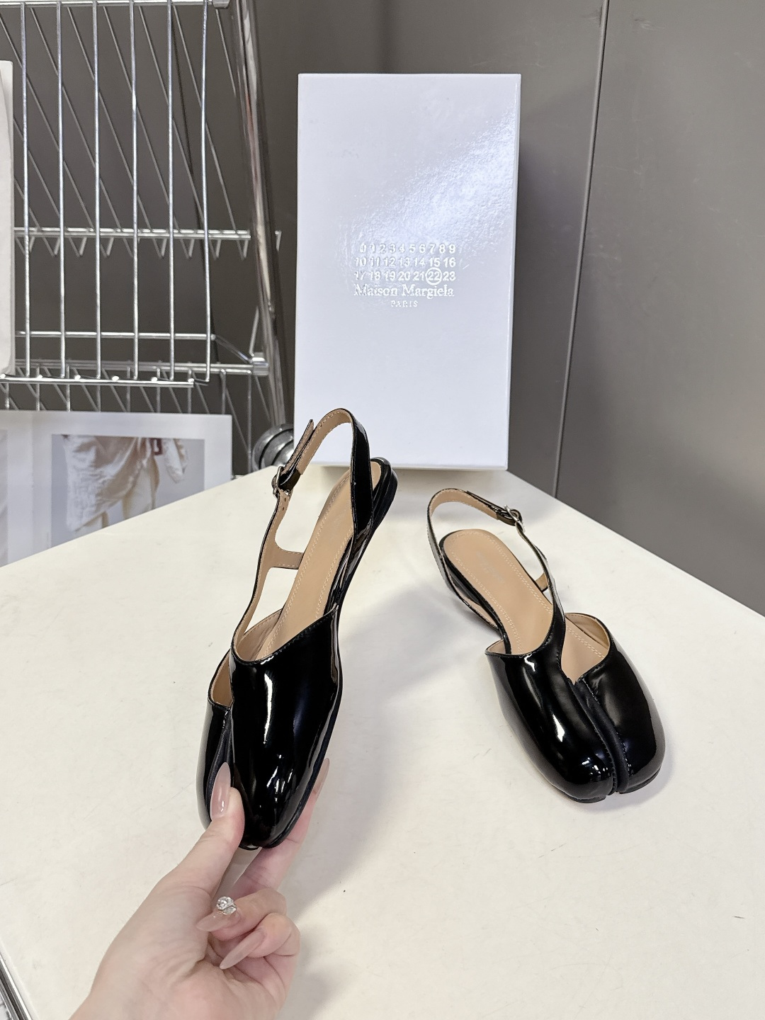 Maison Margiela·MM6马吉拉玛丽珍分趾鞋 超多明星网红种草 MM6作为这两年最受欢迎的鬼