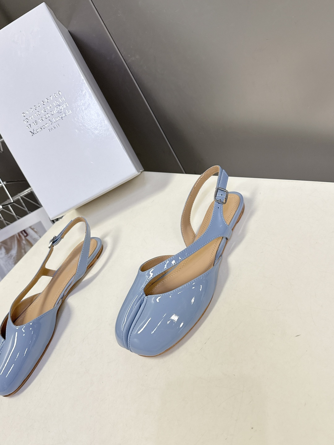 Maison Margiela·MM6马吉拉玛丽珍分趾鞋 超多明星网红种草 MM6作为这两年最受欢迎的鬼