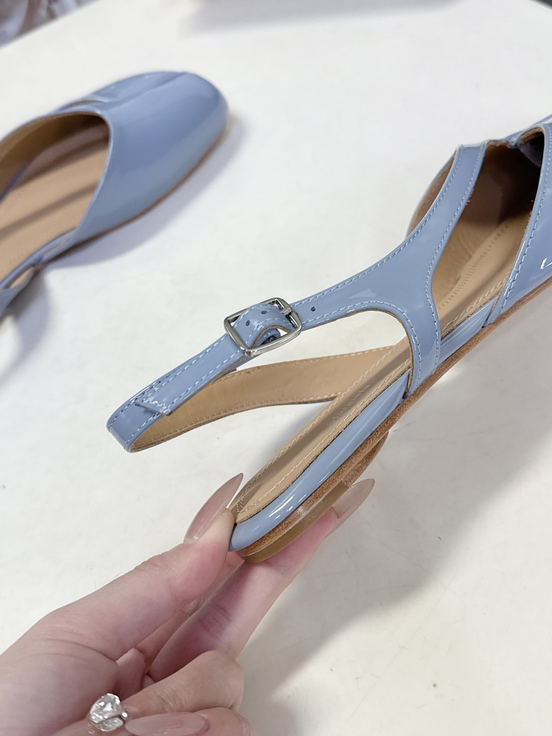 Maison Margiela·MM6马吉拉玛丽珍分趾鞋 超多明星网红种草 MM6作为这两年最受欢迎的鬼