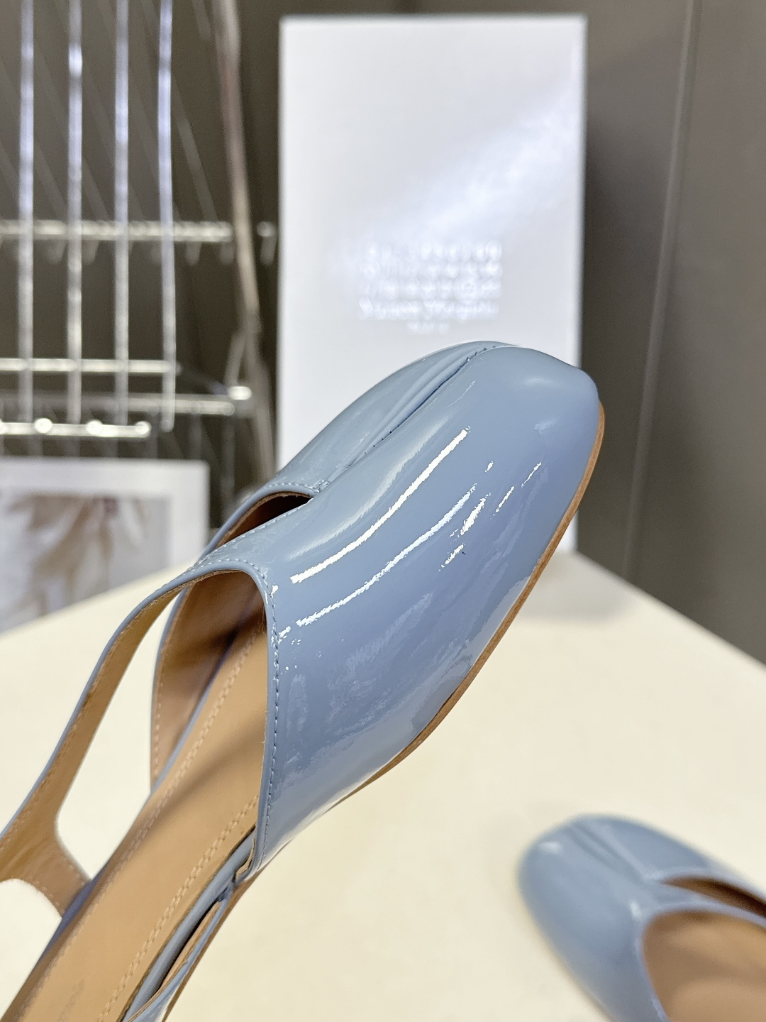 Maison Margiela·MM6马吉拉玛丽珍分趾鞋 超多明星网红种草 MM6作为这两年最受欢迎的鬼