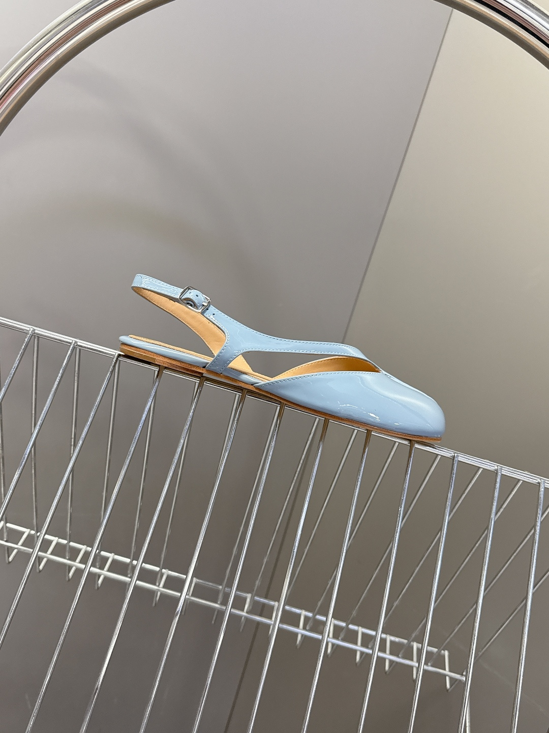 Maison Margiela·MM6马吉拉玛丽珍分趾鞋 超多明星网红种草 MM6作为这两年最受欢迎的鬼