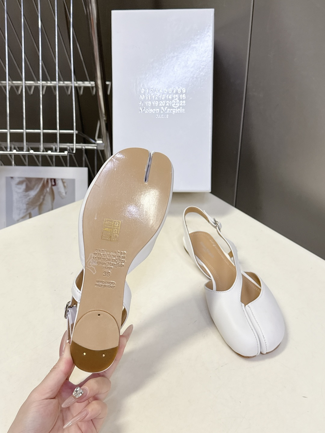 Maison Margiela·MM6马吉拉玛丽珍分趾鞋 超多明星网红种草 MM6作为这两年最受欢迎的鬼