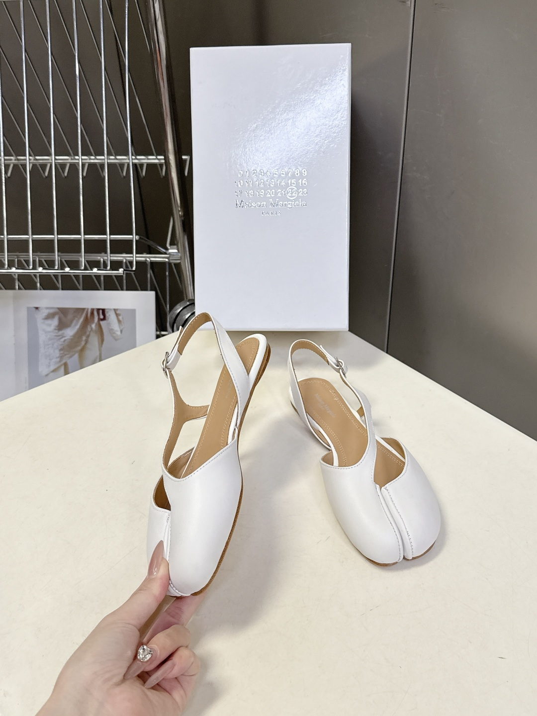 Maison Margiela·MM6马吉拉玛丽珍分趾鞋 超多明星网红种草 MM6作为这两年最受欢迎的鬼