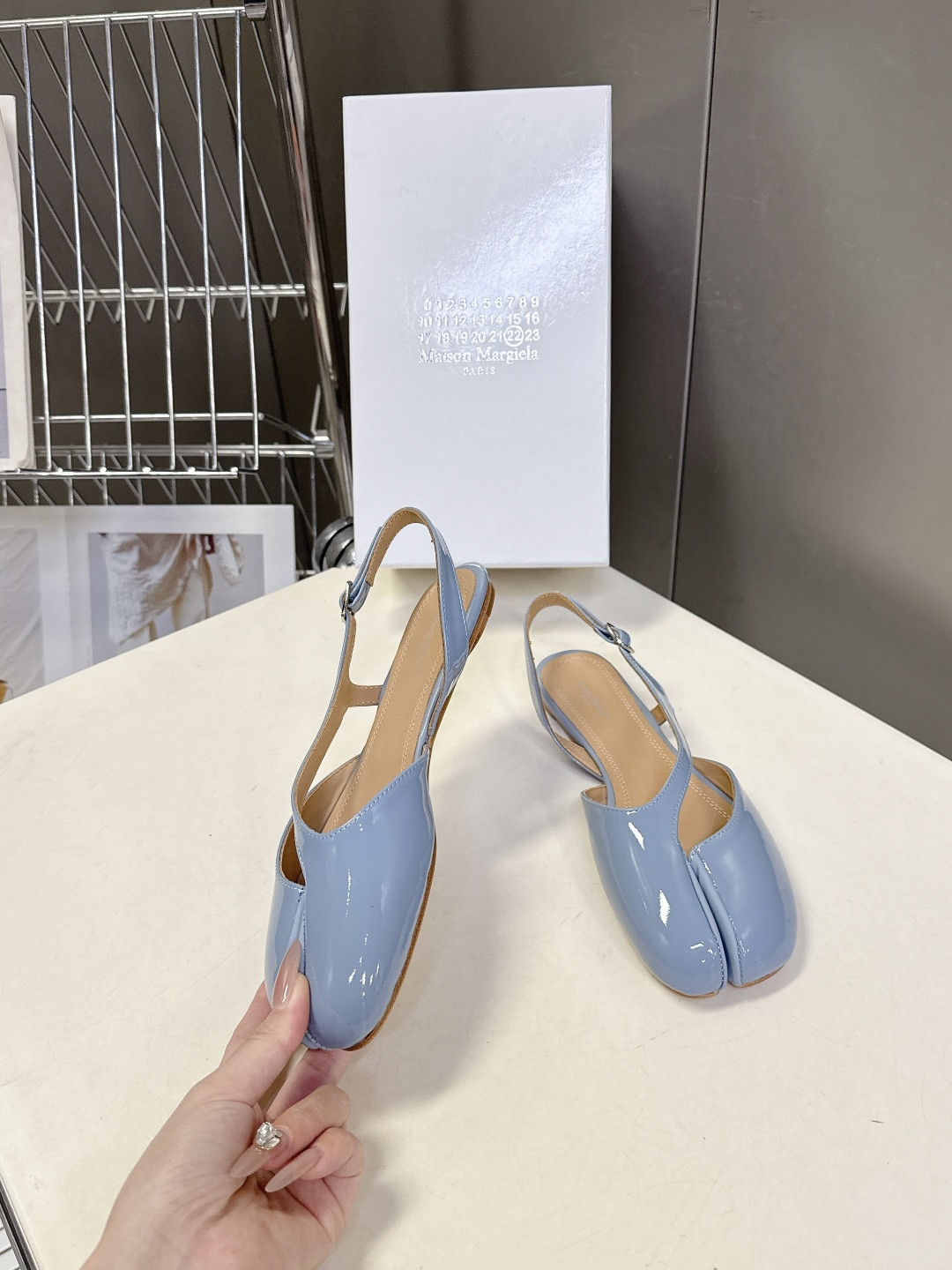 Maison Margiela·MM6马吉拉玛丽珍分趾鞋 超多明星网红种草 MM6作为这两年最受欢迎的鬼