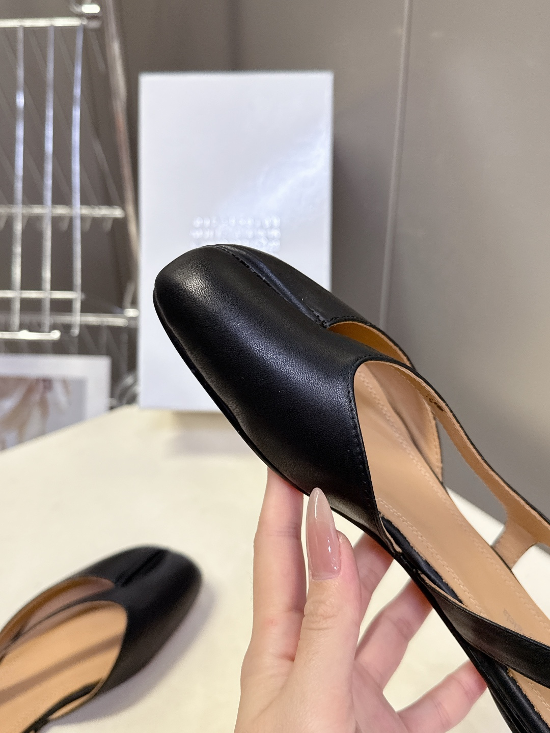 Maison Margiela·MM6马吉拉玛丽珍分趾鞋 超多明星网红种草 MM6作为这两年最受欢迎的鬼