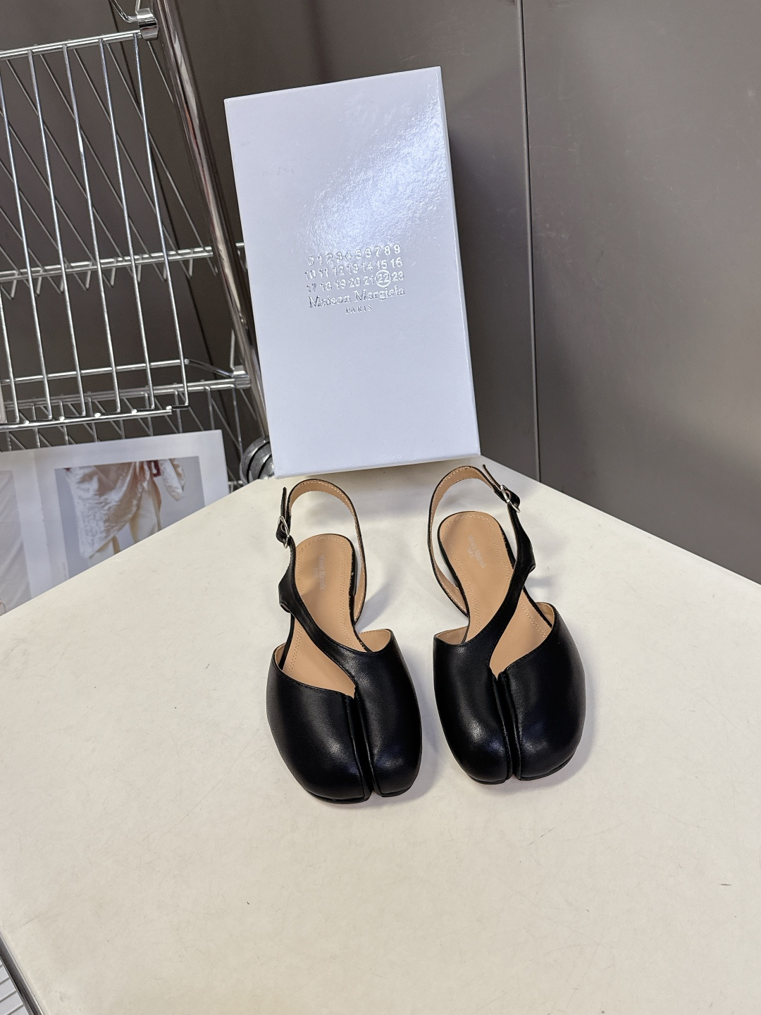 Maison Margiela·MM6马吉拉玛丽珍分趾鞋 超多明星网红种草 MM6作为这两年最受欢迎的鬼