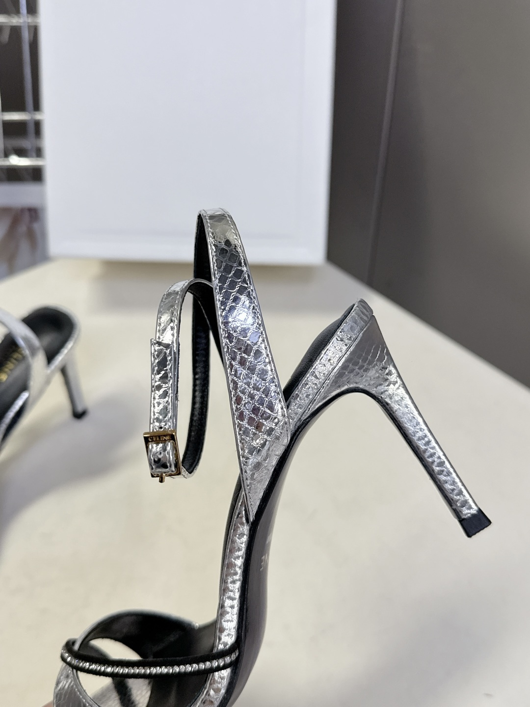 CELINE思琳2026春夏最新走秀款高跟时装鞋 超多网红时尚博主种草 高级感舒适，配女神们的半身裙 性