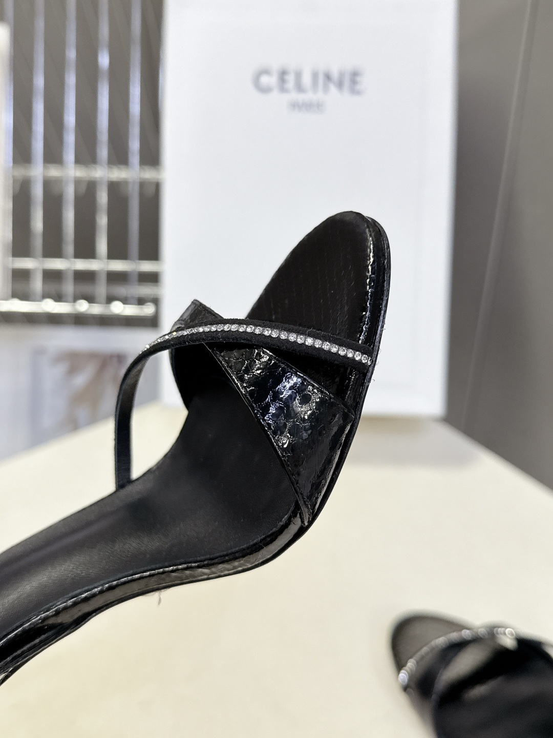 CELINE思琳2026春夏最新走秀款高跟时装鞋 超多网红时尚博主种草 高级感舒适，配女神们的半身裙 性