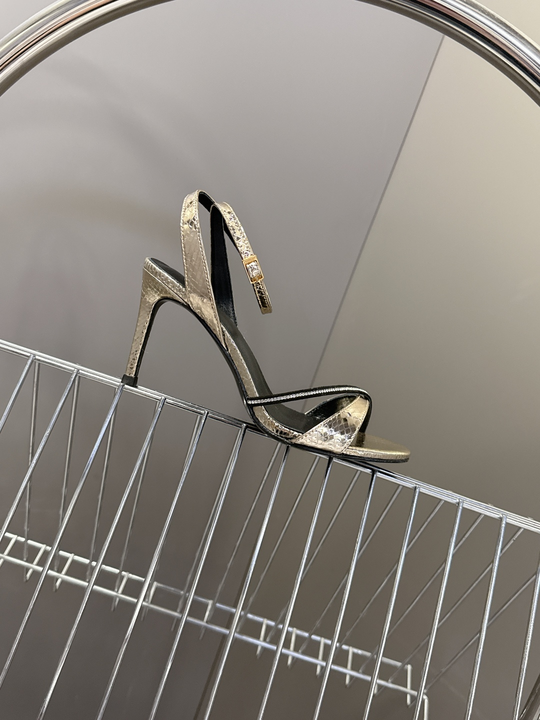 CELINE思琳2026春夏最新走秀款高跟时装鞋 超多网红时尚博主种草 高级感舒适，配女神们的半身裙 性