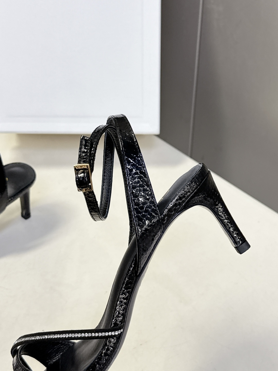 CELINE思琳2026春夏最新走秀款高跟时装鞋 超多网红时尚博主种草 高级感舒适，配女神们的半身裙 性