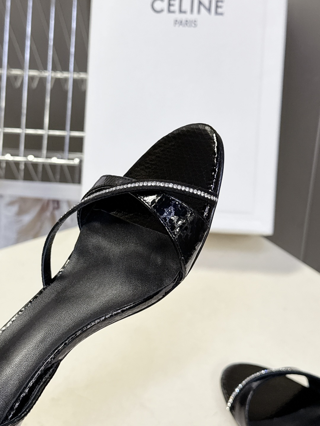 CELINE思琳2026春夏最新走秀款高跟时装鞋 超多网红时尚博主种草 高级感舒适，配女神们的半身裙 性
