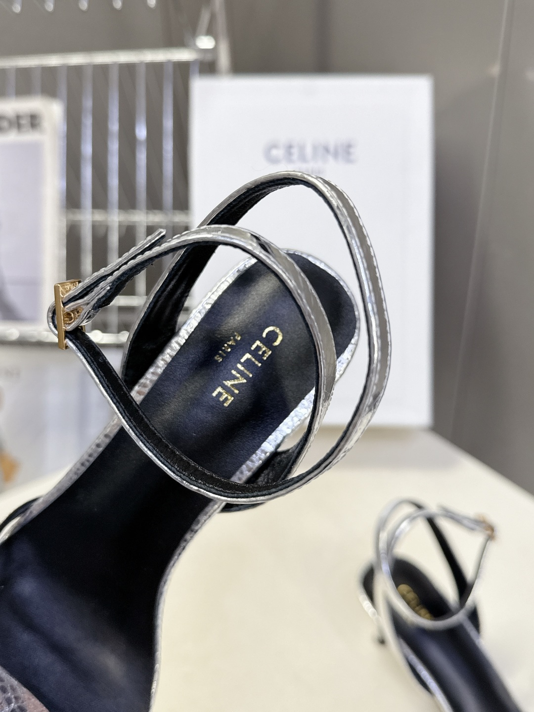 CELINE思琳2026春夏最新走秀款高跟时装鞋 超多网红时尚博主种草 高级感舒适，配女神们的半身裙 性