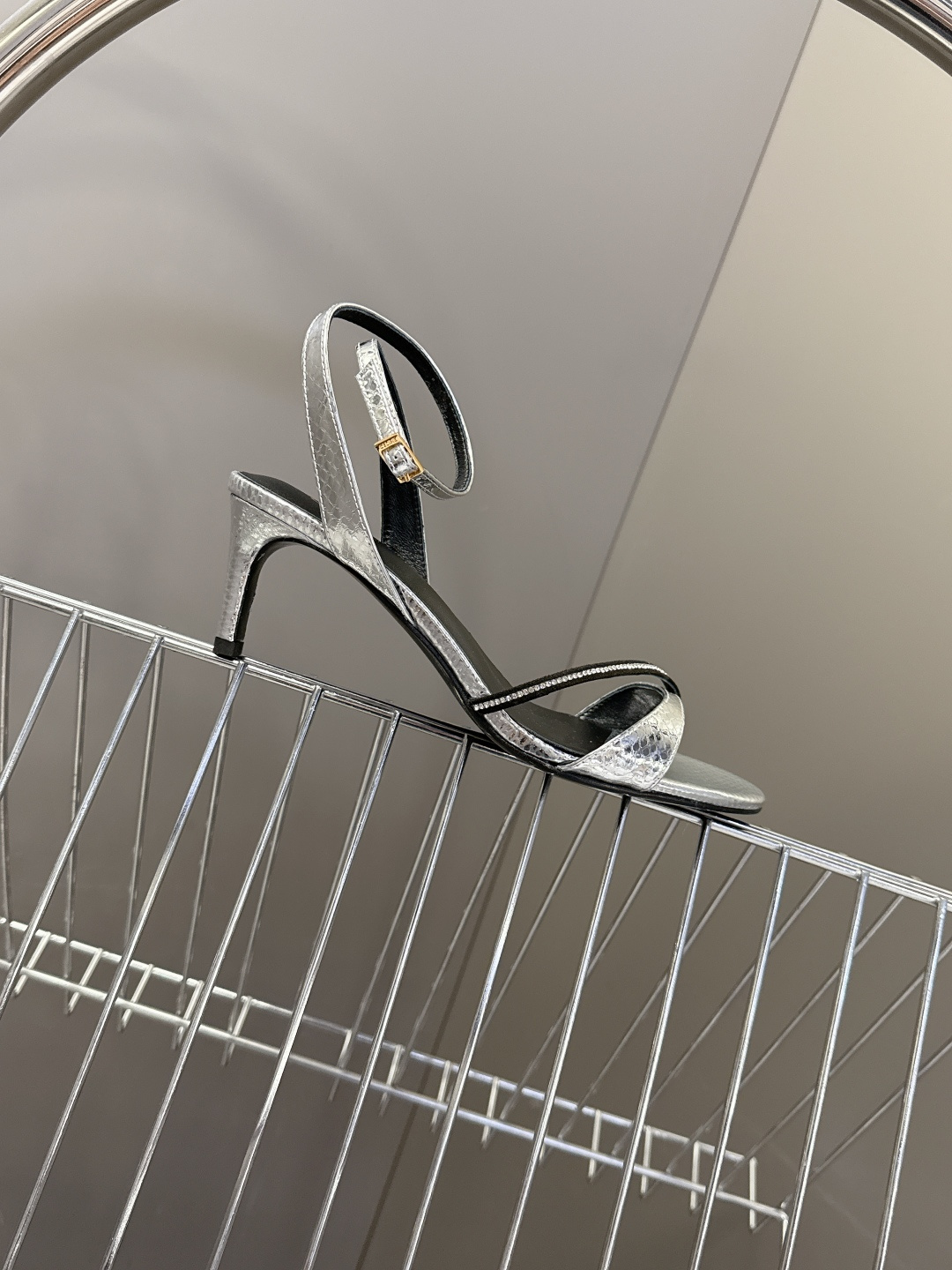 CELINE思琳2026春夏最新走秀款高跟时装鞋 超多网红时尚博主种草 高级感舒适，配女神们的半身裙 性