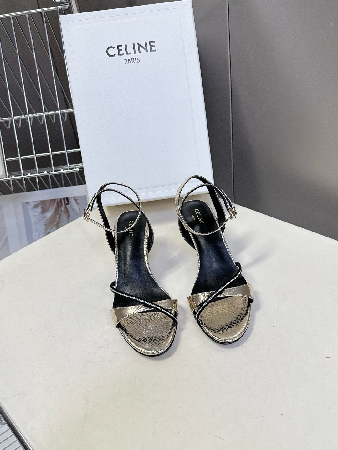 CELINE思琳2026春夏最新走秀款高跟时装鞋 超多网红时尚博主种草 高级感舒适，配女神们的半身裙 性