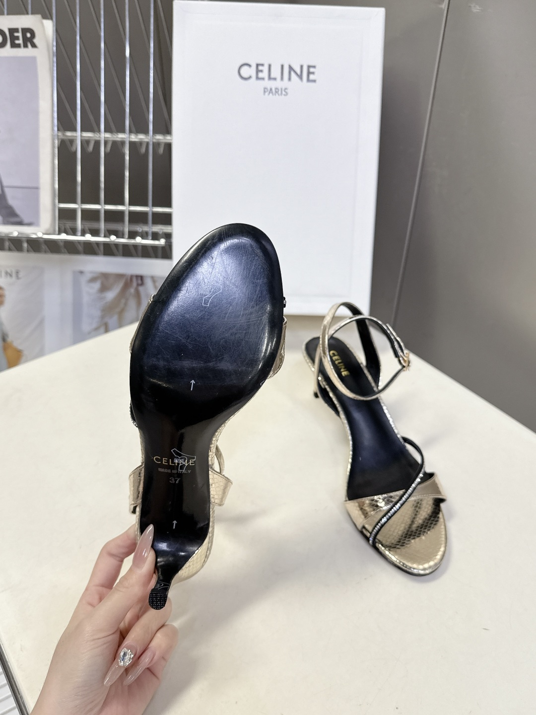 CELINE思琳2026春夏最新走秀款高跟时装鞋 超多网红时尚博主种草 高级感舒适，配女神们的半身裙 性