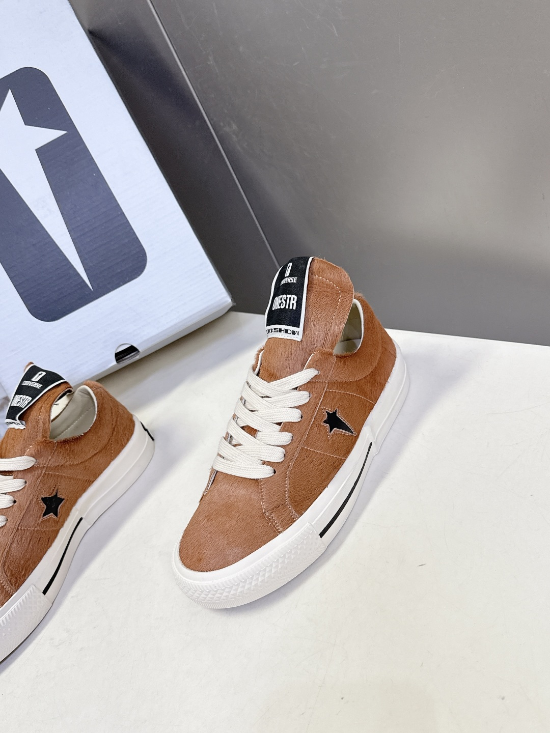 Rick Owensx Converse匡威联名款 自从14年RickOwens曾在DRKSHDW春夏系