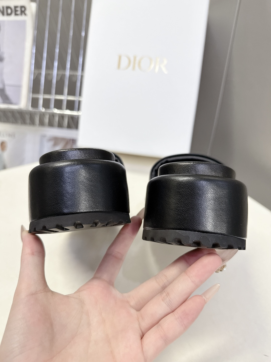 Dior迪奥2026春夏最新款厚底拖鞋 凉鞋 超多明星网红种草 进出专柜无压力 拒绝一眼假low货 夏天