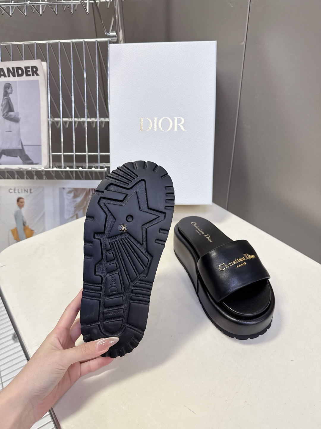 Dior迪奥2026春夏最新款厚底拖鞋 凉鞋 超多明星网红种草 进出专柜无压力 拒绝一眼假low货 夏天