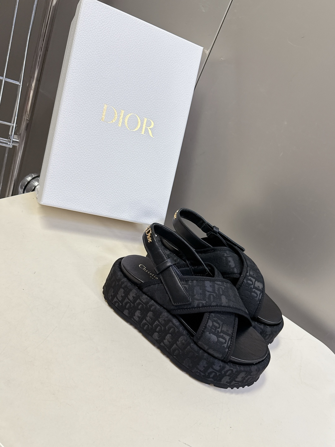 Dior迪奥2026春夏最新款厚底拖鞋 凉鞋 超多明星网红种草 进出专柜无压力 拒绝一眼假low货 夏天