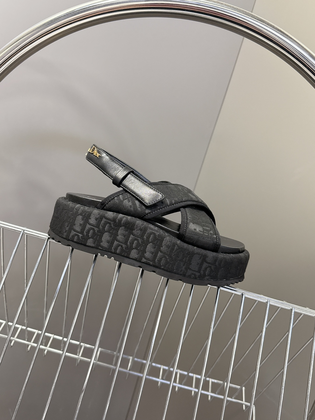 Dior迪奥2026春夏最新款厚底拖鞋 凉鞋 超多明星网红种草 进出专柜无压力 拒绝一眼假low货 夏天