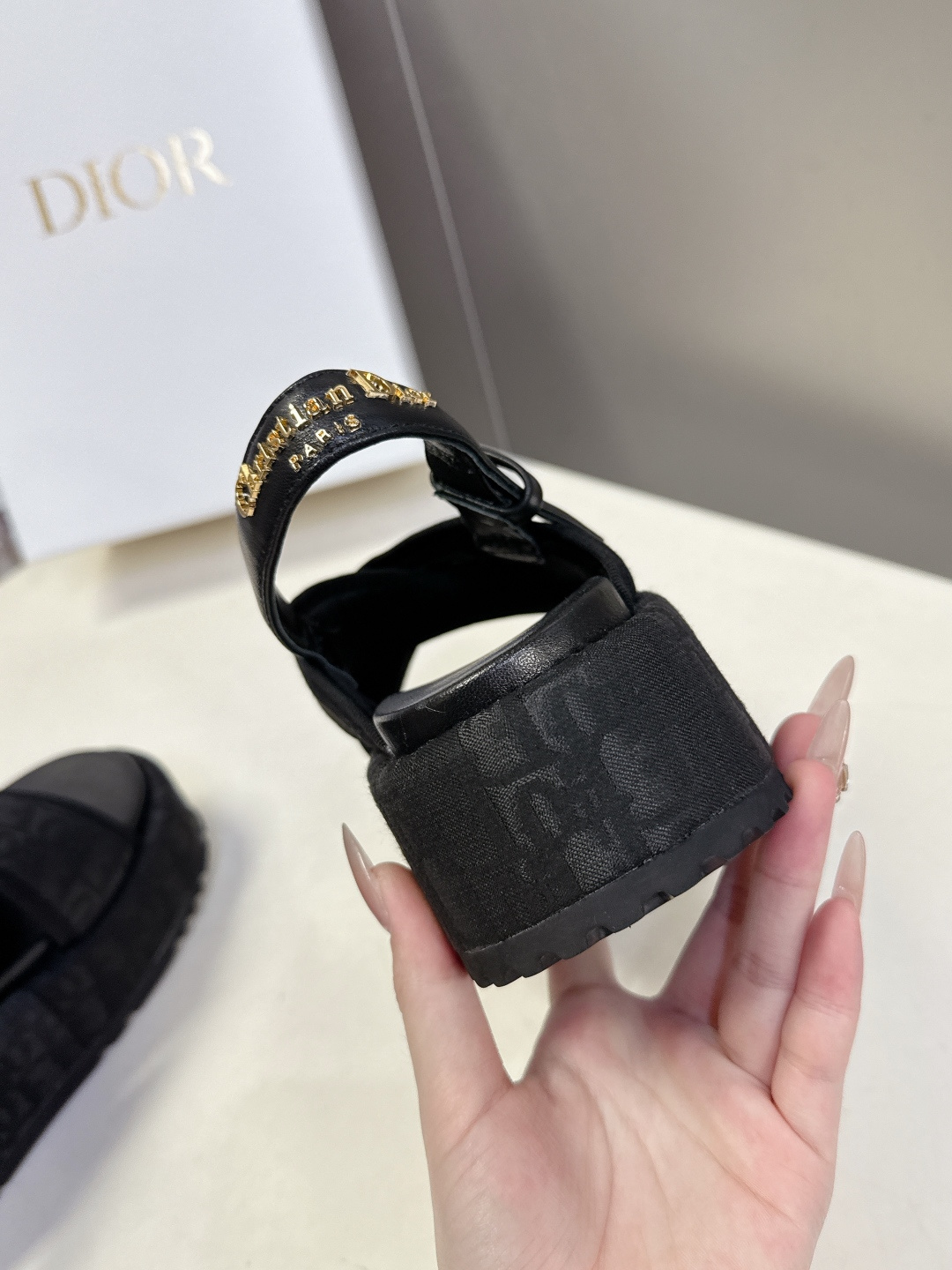 Dior迪奥2026春夏最新款厚底拖鞋 凉鞋 超多明星网红种草 进出专柜无压力 拒绝一眼假low货 夏天