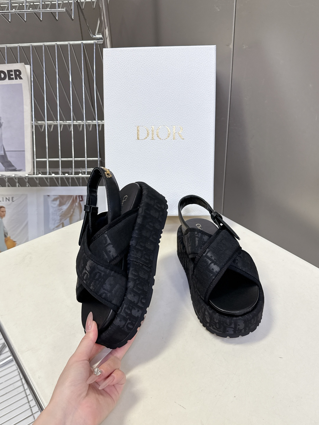 Dior迪奥2026春夏最新款厚底拖鞋 凉鞋 超多明星网红种草 进出专柜无压力 拒绝一眼假low货 夏天