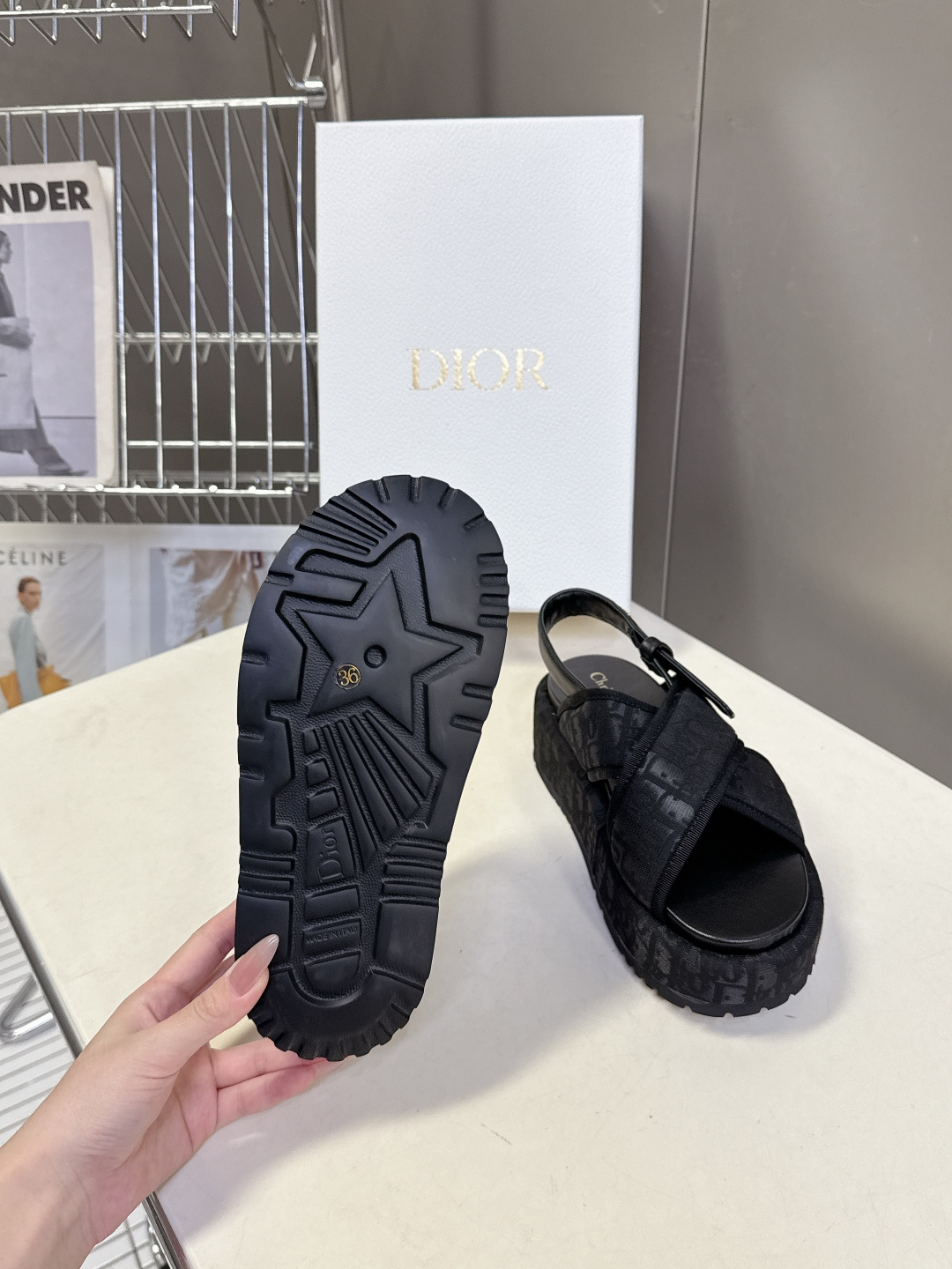 Dior迪奥2026春夏最新款厚底拖鞋 凉鞋 超多明星网红种草 进出专柜无压力 拒绝一眼假low货 夏天