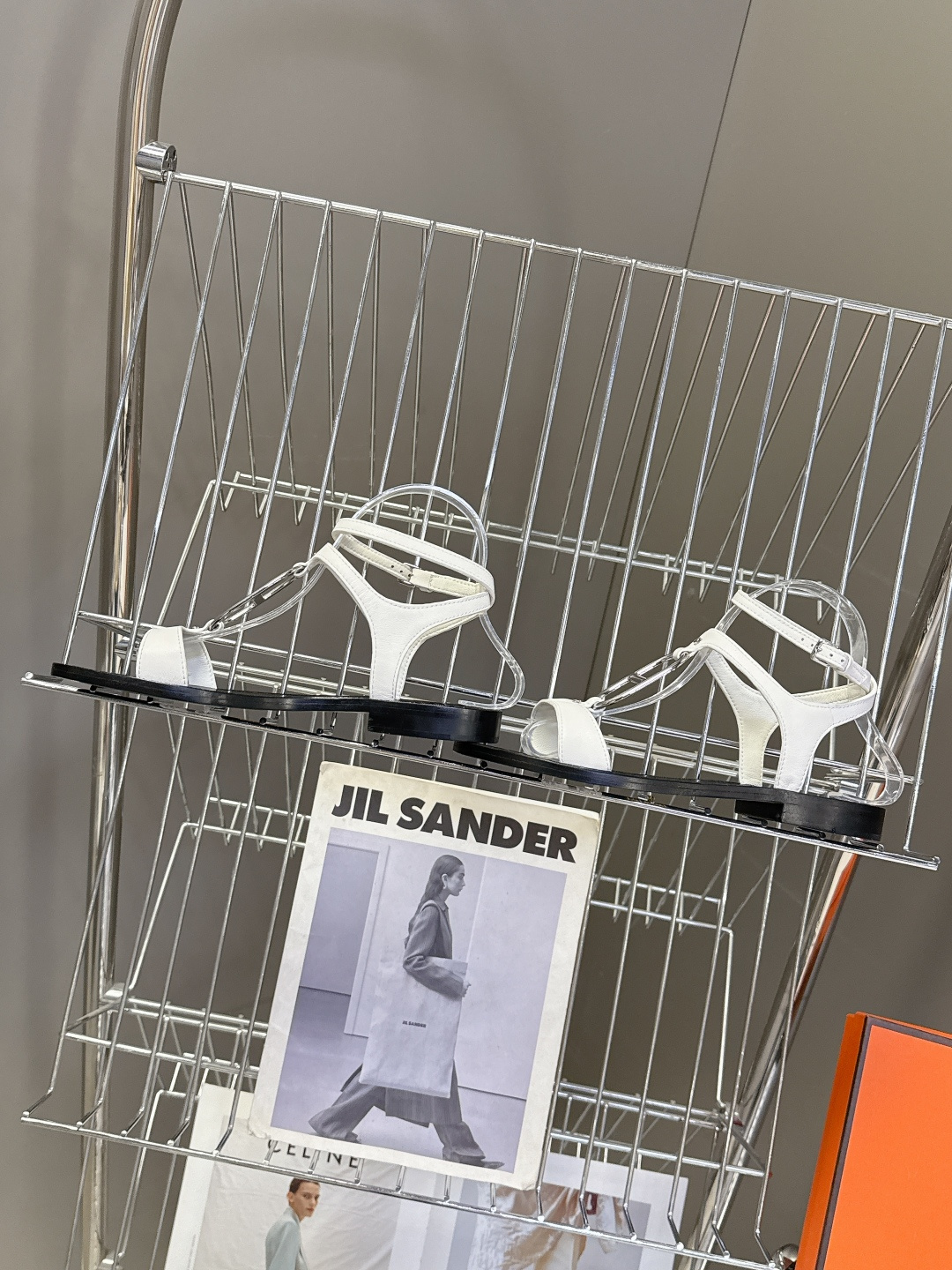 Hermes爱马仕2026春夏最新款H拖凉鞋 柜柜超难配货 经典的方头版型 搭配极具辨识度H形状五金扣 