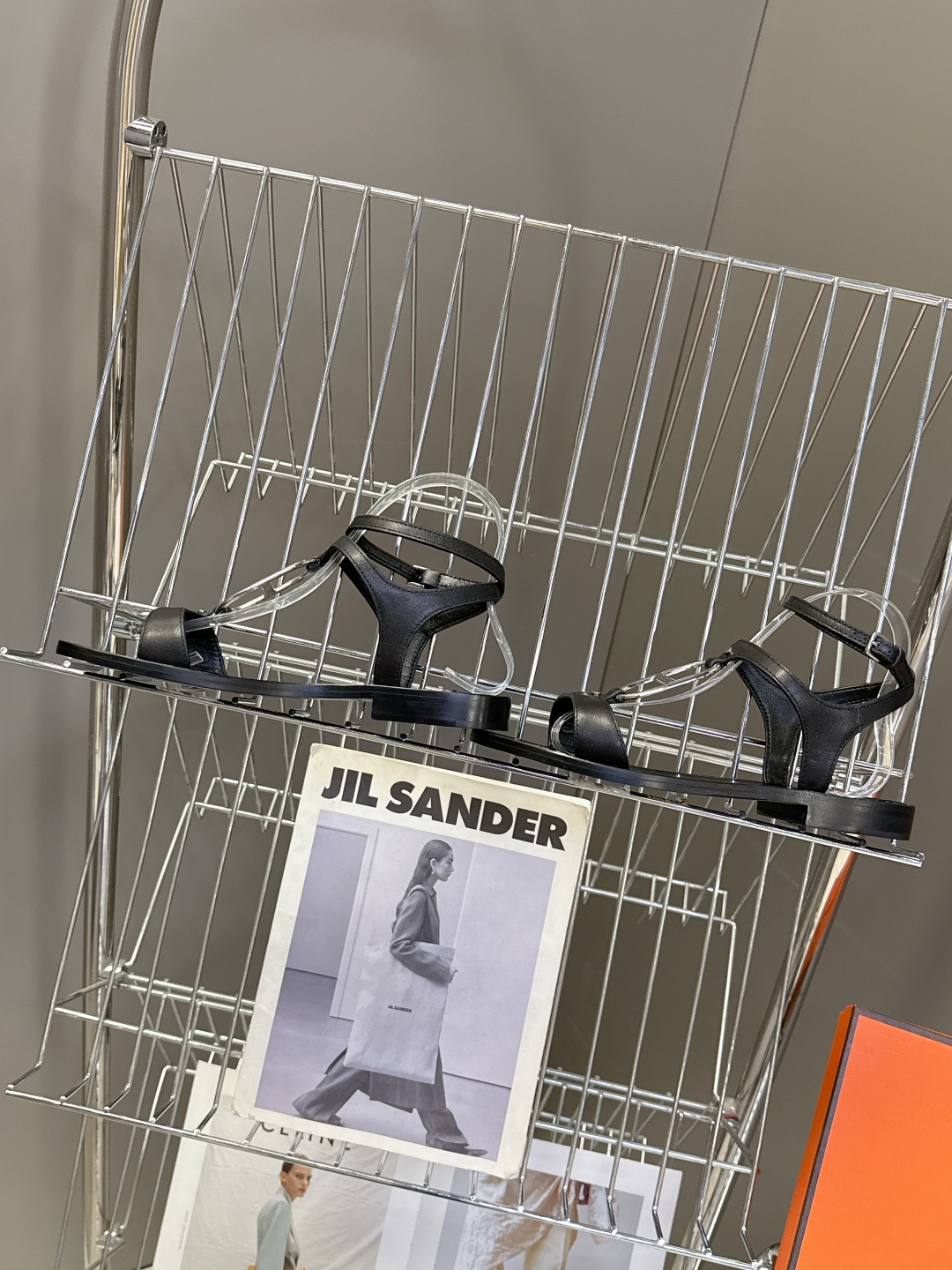 Hermes爱马仕2026春夏最新款H拖凉鞋 柜柜超难配货 经典的方头版型 搭配极具辨识度H形状五金扣 