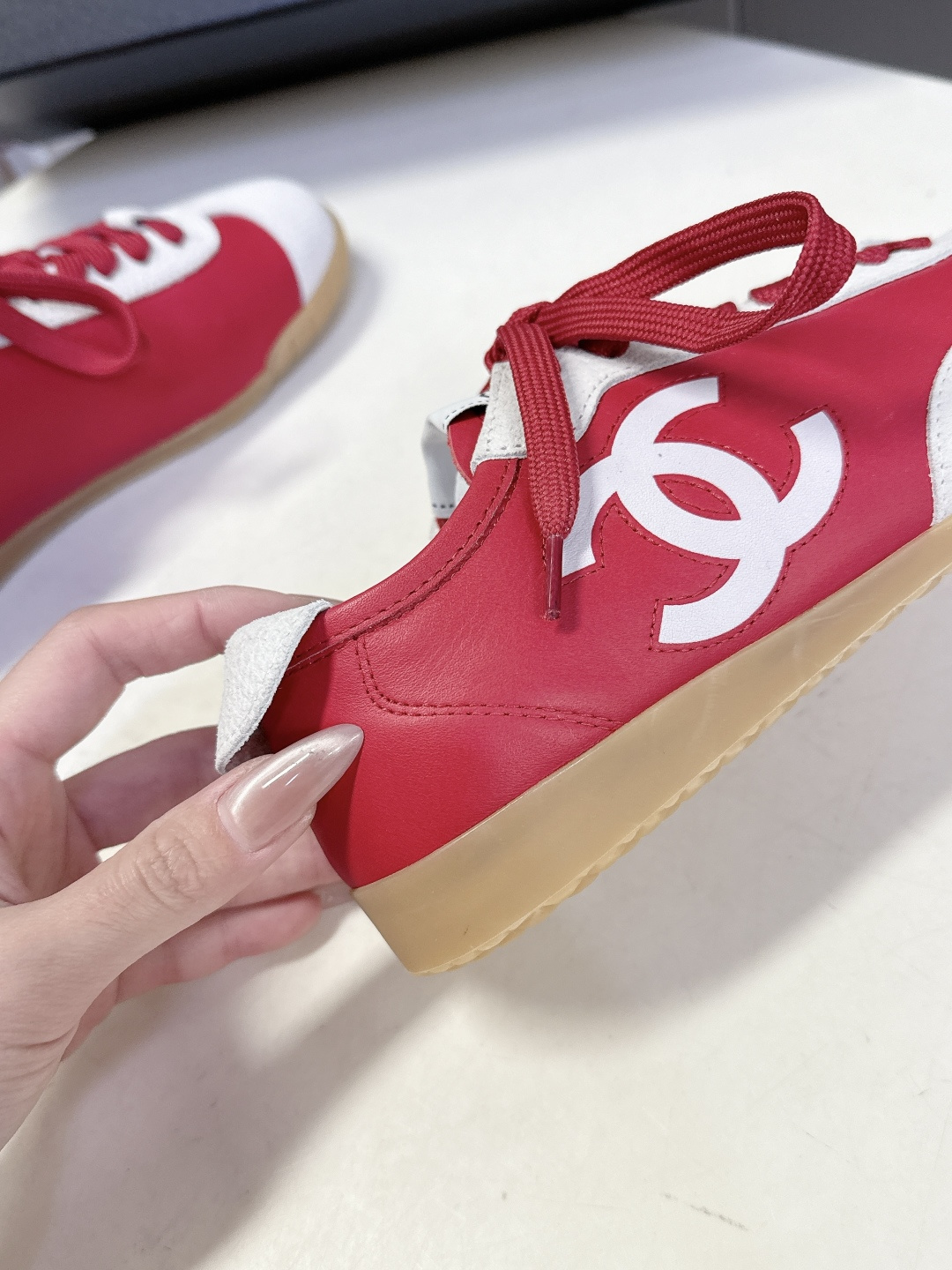 CHANEL香奈儿26P最新春夏款休闲鞋 德训鞋 超多明星时尚博主种草 专柜断货王 一鞋难求 这季新款简