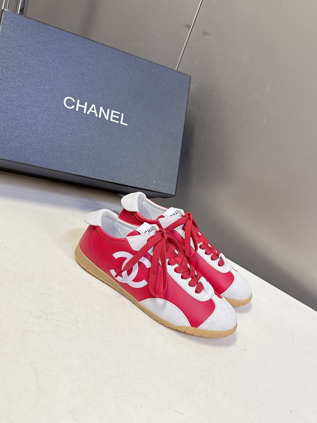 CHANEL香奈儿26P最新春夏款休闲鞋 德训鞋 超多明星时尚博主种草 专柜断货王 一鞋难求 这季新款简