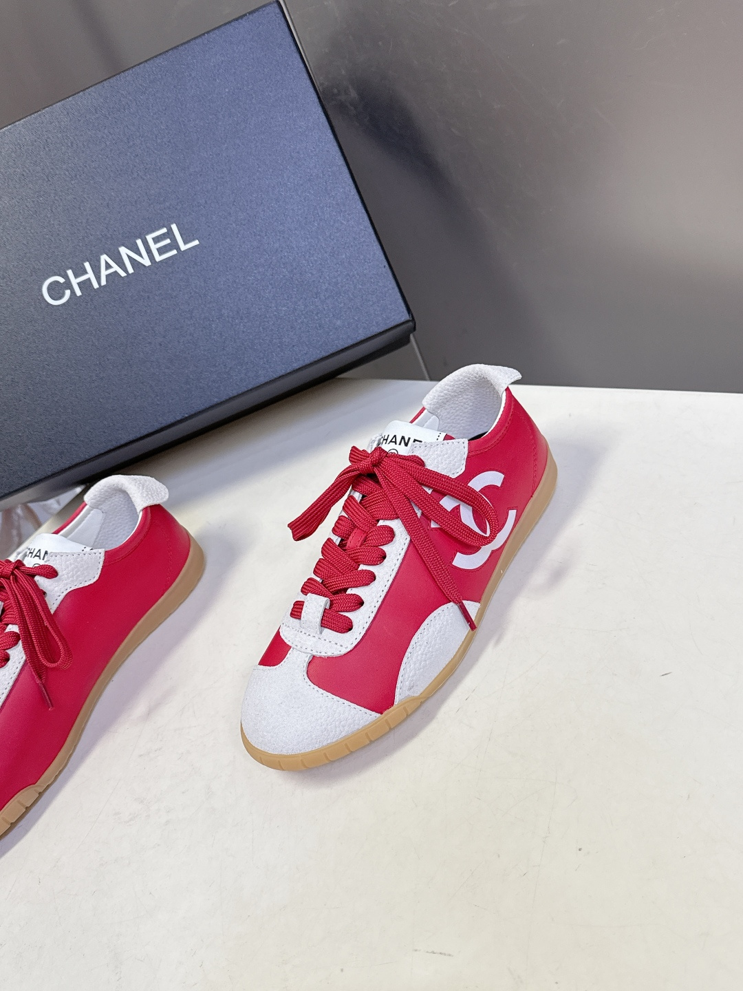 CHANEL香奈儿26P最新春夏款休闲鞋 德训鞋 超多明星时尚博主种草 专柜断货王 一鞋难求 这季新款简